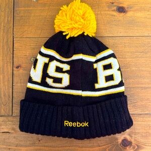 Bruins Pom beanie